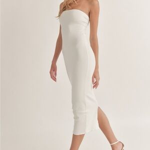 Elegant White Strapless Dress